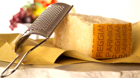 Cheese, innovation is driven by tradition and artisan cues