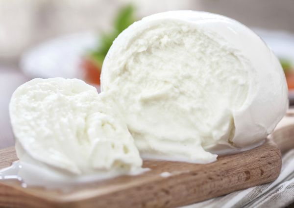 fresh cheeses-Spinosa-mozzarella di bufala