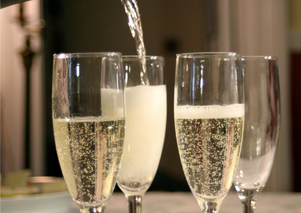 “Save your teeth”: the Guardian suggests to give up Prosecco