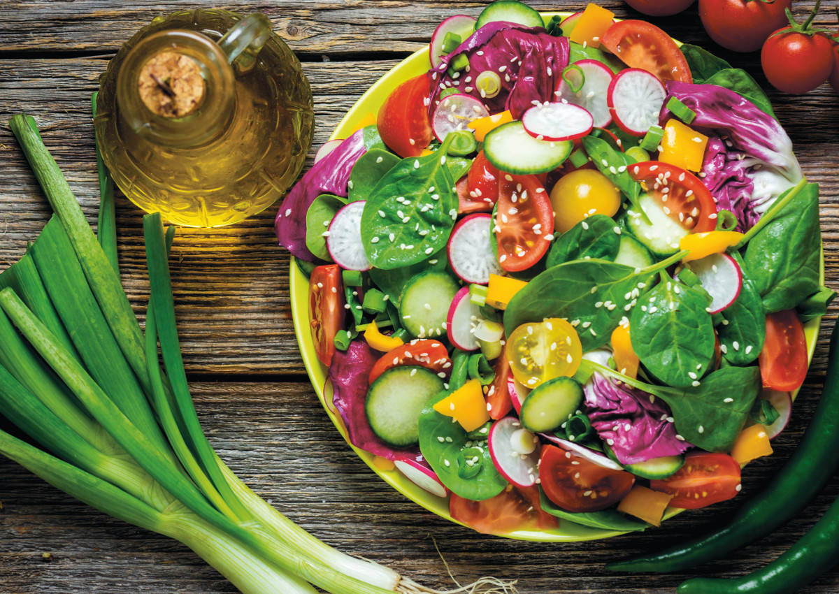 Green, white, red: the Italian flag in a salad bowl