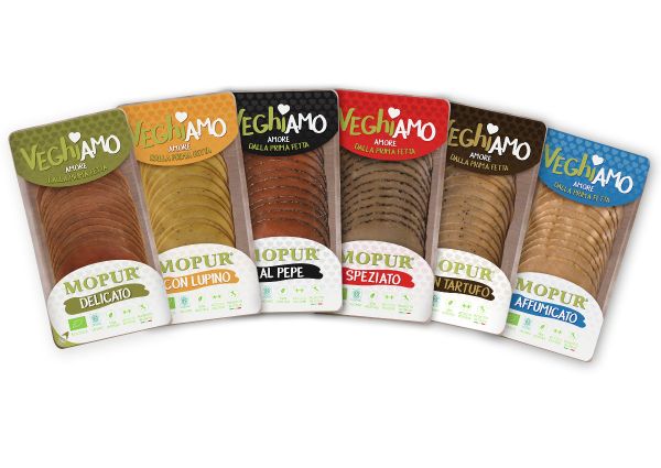 Vegan Mopur slices variety. Plant-based deli slices in flavors like truffle, smoked, and pepper. Vegetarian food.