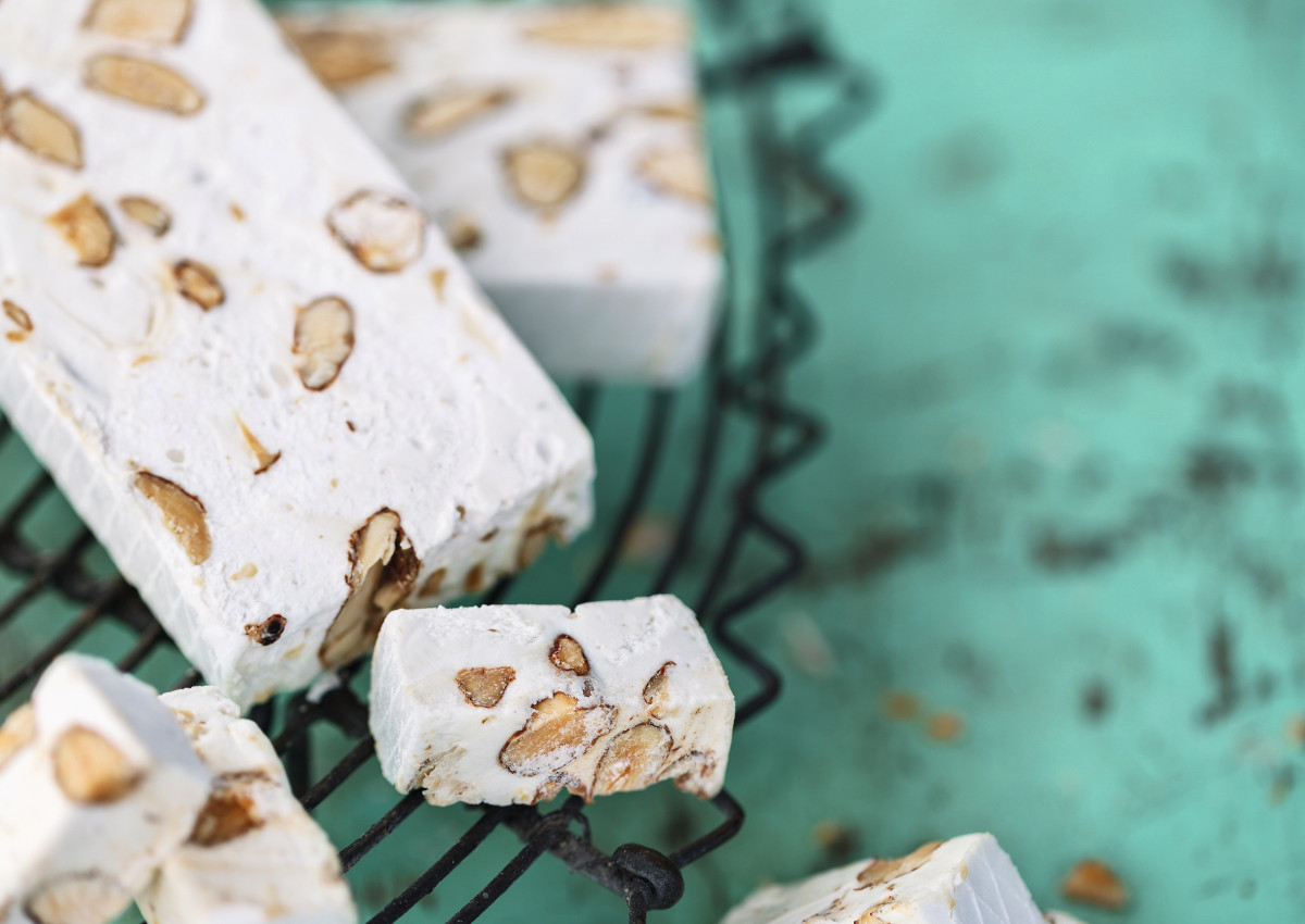 snack-sweets-specialties-nougat