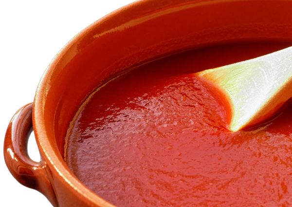 tomato sauce-canned tomatoes-preserves-label