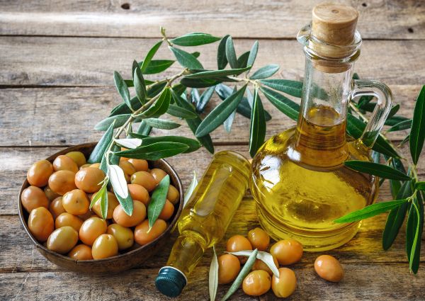 olive oil-olives-Fotolia_208003811_Subscription_XXL