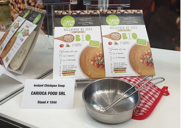 Sana Vitae Italian chickpea soup product display at PLMA Idea Supermarket. Organic, vegan food.