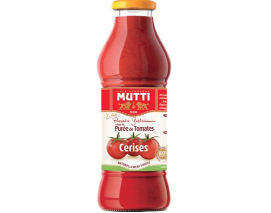Mutti tomato sauce. Glass bottle of tomato puree. Italian tomato sauce.