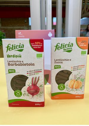 Felicia organic pasta at SANA 2019. Lenticchie e barbabietola, lenticchie e zucca. Italian organic food.