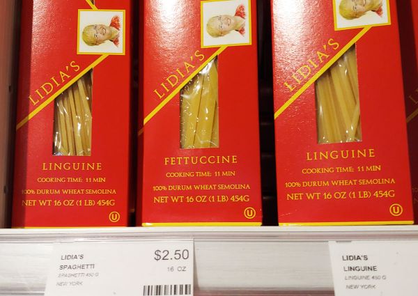 Eataly Chicago: Lidia's pasta. Linguine, fettuccine, 100% durum wheat semolina. Premium regional specialties.