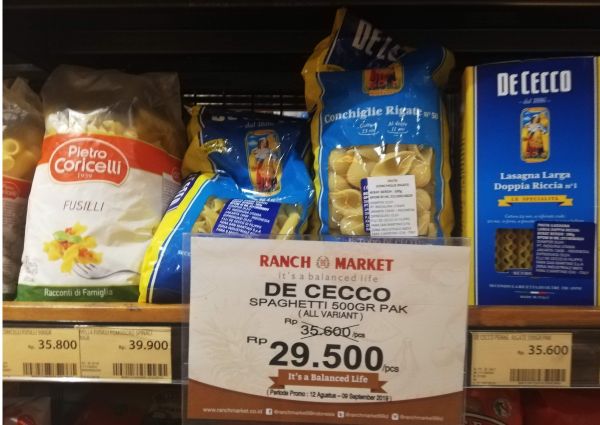 De Cecco pasta at 99 Ranch Market in Jakarta. Fusilli, Conchiglie Rigate, and Lasagna pasta. Italian food.
