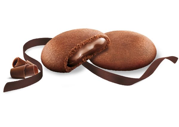 Vicenzi Grisbi chocolate cookies. Italian pastry with rich chocolate filling. Sweet treat.