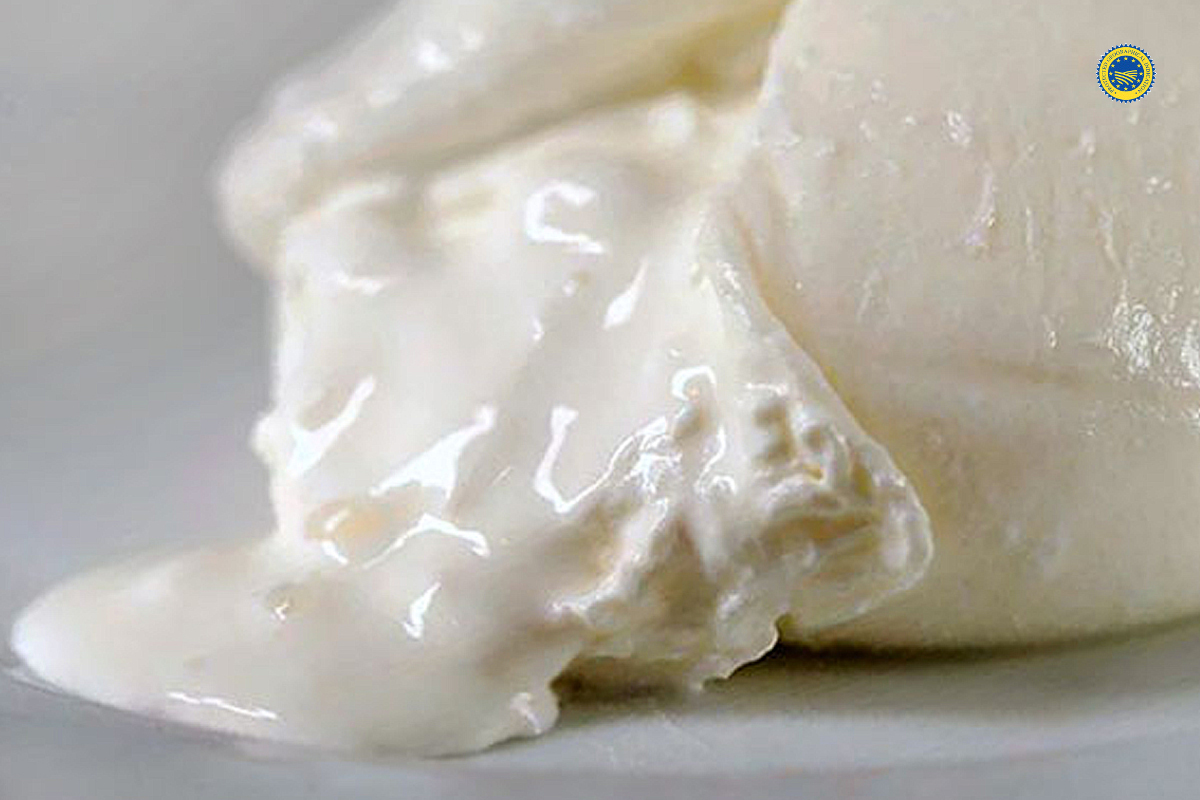 Burrata di Andria PGI starts the Apulian dairy Quality District