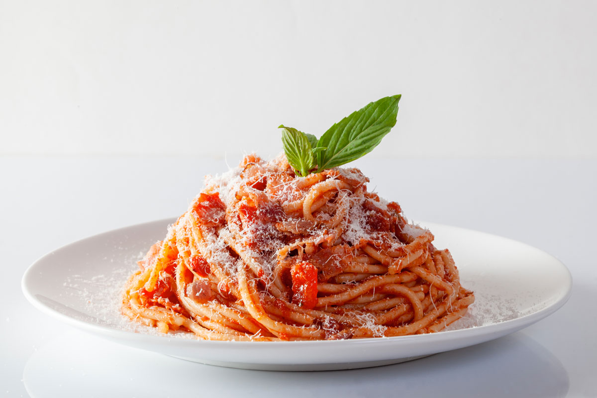 Prof. Montanari discusses the history of spaghetti and tomato sauce