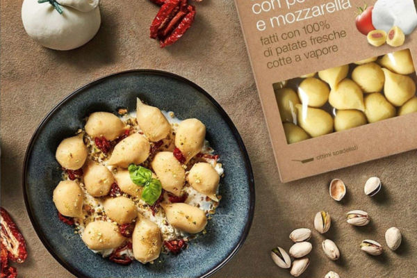 Italian fresh pasta: tomato and mozzarella filled gnocchi. IFEX pasta hub.